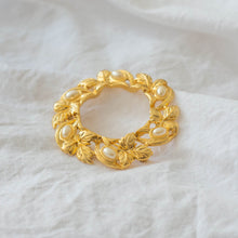 Pearl Wreath Pin